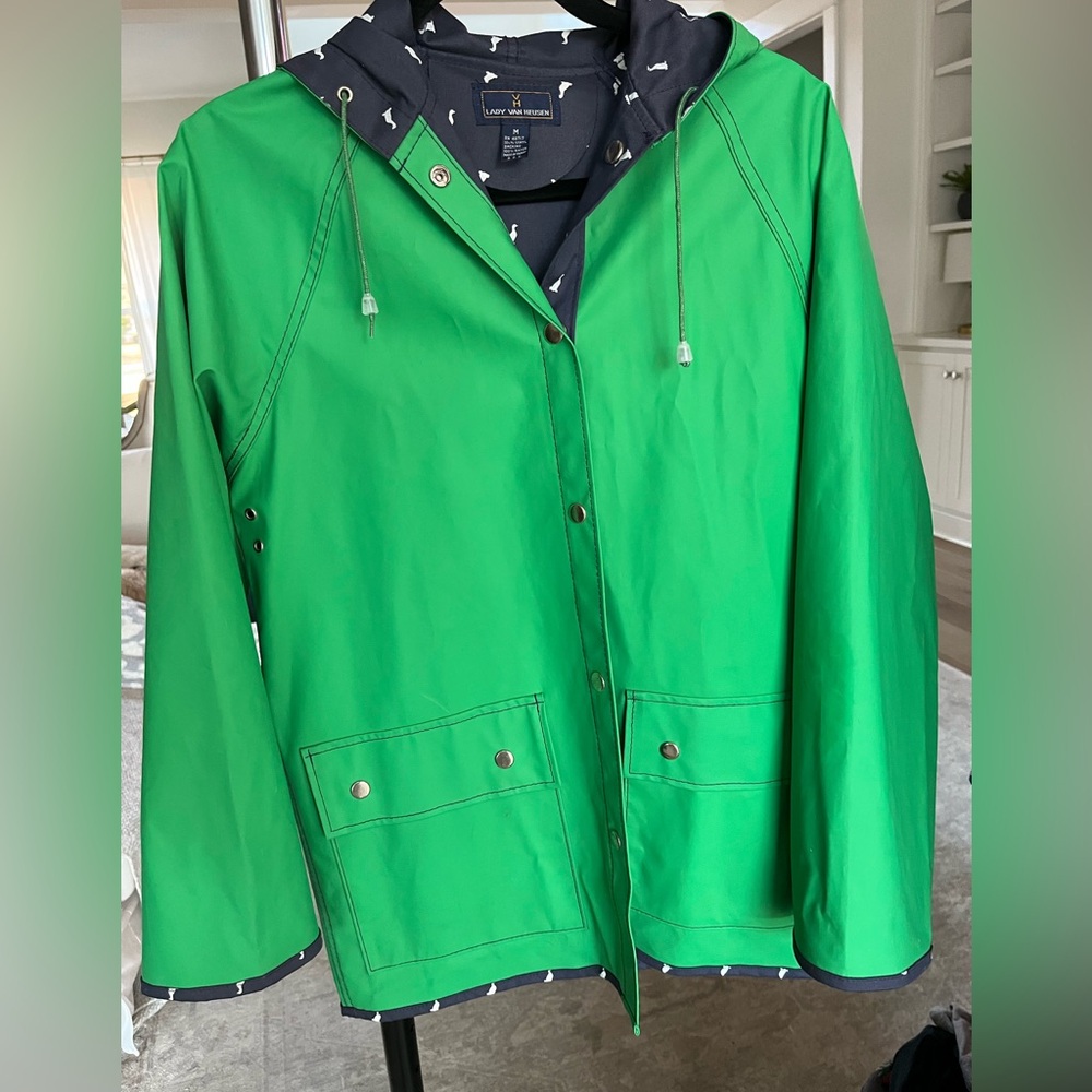 Green Ducky (Lady Van Heusen) Rain Jacket. M
Kelly green and Navy